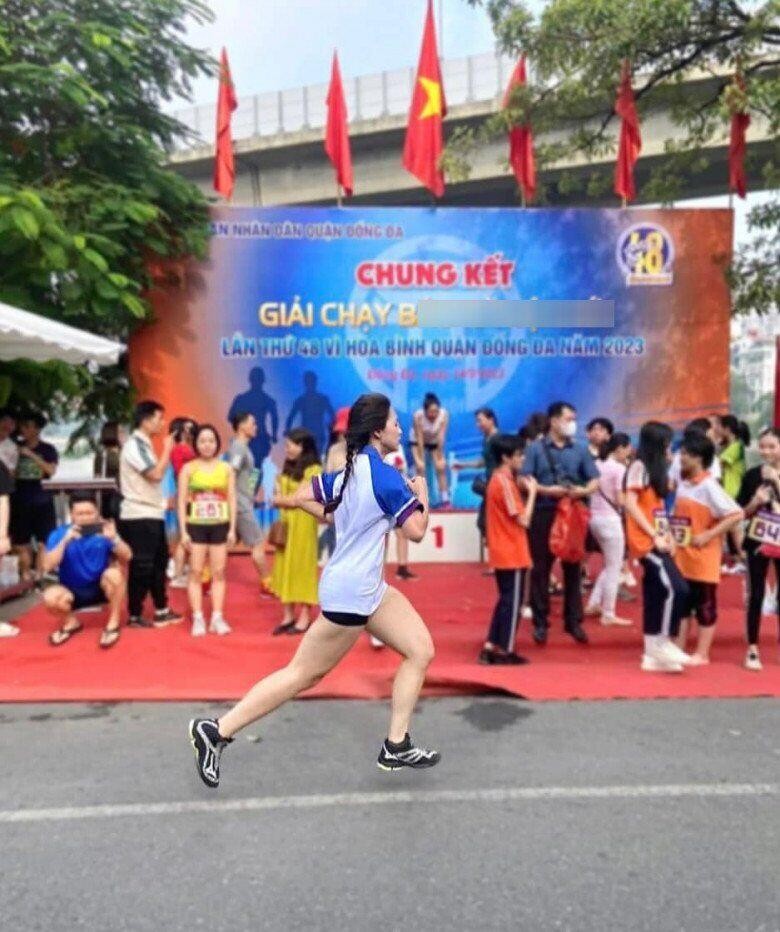 Con gái cựu Hoa khôi bóng chuyền Kim Huệ: Tuổi 18 cao gần 1m70, nhan sắc nổi bật như hoa hậu- Ảnh 10.