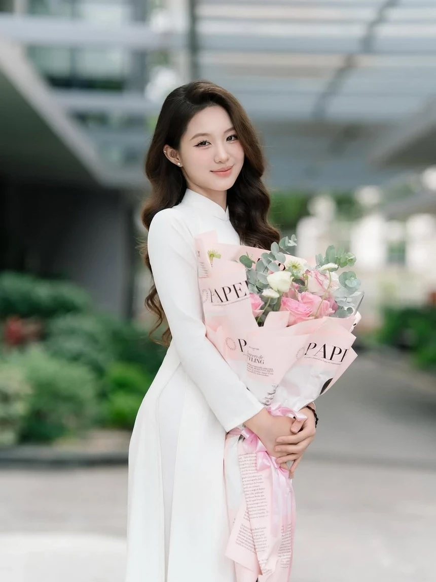 Con gái cựu Hoa khôi bóng chuyền Kim Huệ: Tuổi 18 cao gần 1m70, nhan sắc nổi bật như hoa hậu- Ảnh 4.
