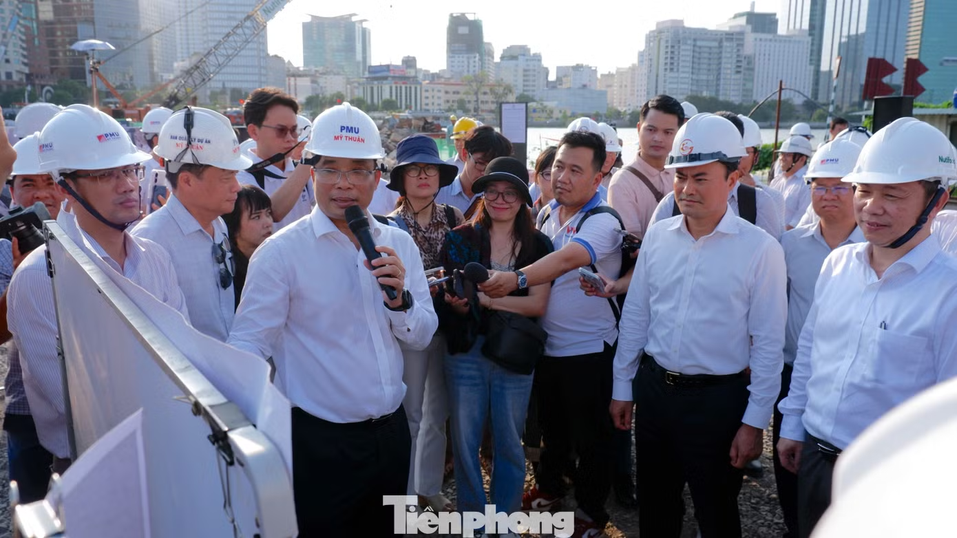 Dấu mốc quan trọng tại công trình cầu đi bộ 1.000 tỷ qua sông Sài Gòn- Ảnh 2.