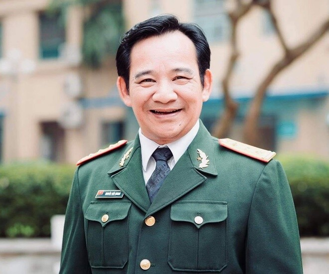 Nam NSƯT mang quân hàm Thượng tá, cưới vợ là công nhân xưởng may: U70 sống bình yên trong biệt thự 1.000m² ở Hà Nội- Ảnh 1.