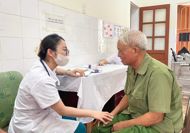 Tin rất vui: Toàn bộ người dân Việt Nam được khám sức khoẻ miễn phí, ai được ưu tiên, được khám những gì?- Ảnh 2.