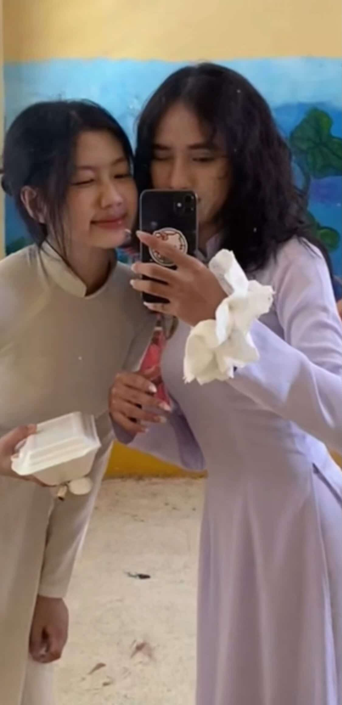 "Bạch nguyệt quang" đến từ Đồng Tháp gây sốt với clip 21 giây trong lớp học - Ảnh 4.