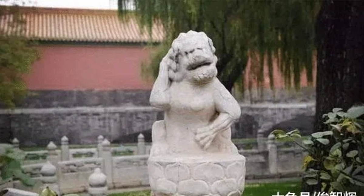 Ẩn ý kinh ngạc trong Tử Cấm Thành: Vì sao sư tử đá lại được khắc với đôi tai cụp?- Ảnh 2.