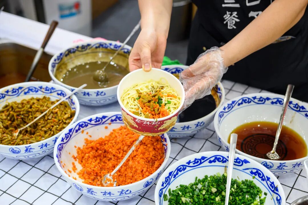 5 nghề tưởng cũ nhưng lại đang giúp nhiều người kiếm tiền bền vững: Không hào nhoáng nhưng đều việc, ít cạnh tranh hơn tưởng tượng - Ảnh 4.