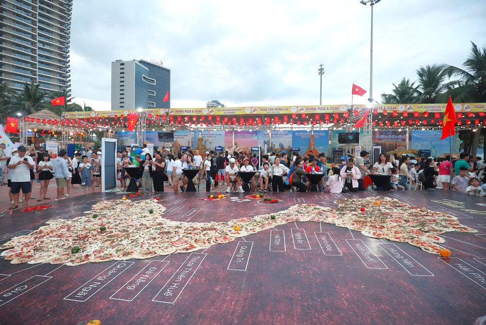 Cảnh tượng trên bờ biển Đà Nẵng khiến nhiều người bất ngờ, nhận xét: Không tin vào mắt mình - Ảnh 4.