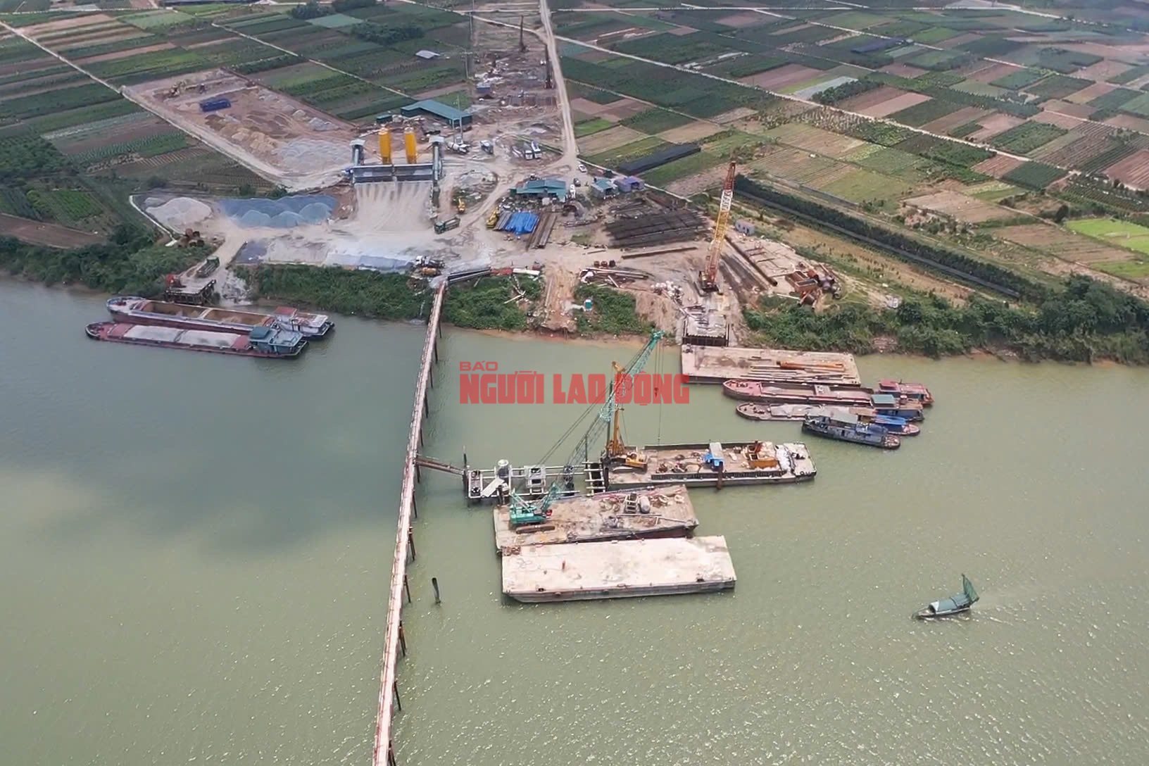 Cận cảnh giải phóng mặt bằng cầu Trần Hưng Đạo và các dự án cầu sông Hồng - Ảnh 8.