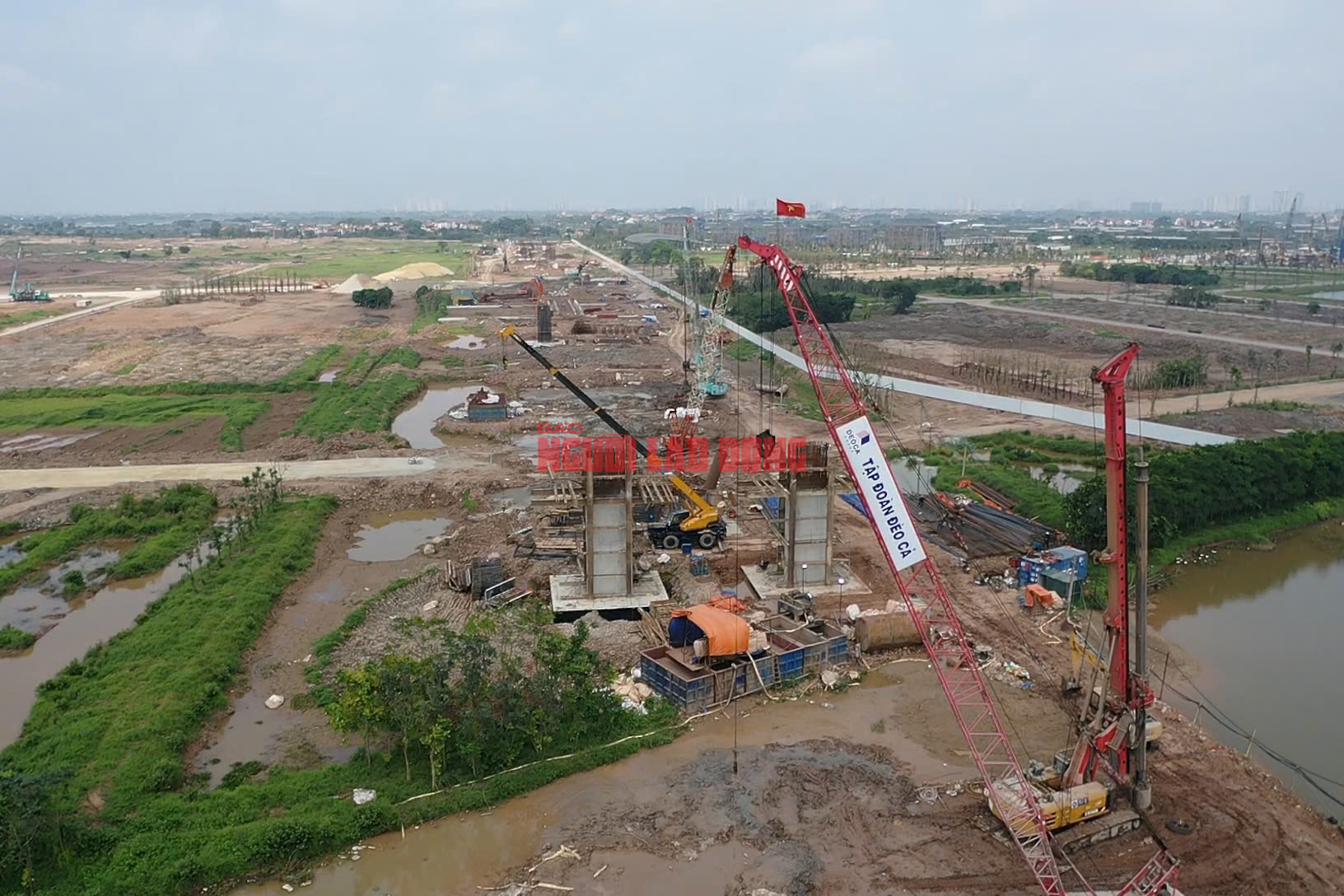 Cận cảnh giải phóng mặt bằng cầu Trần Hưng Đạo và các dự án cầu sông Hồng - Ảnh 13.