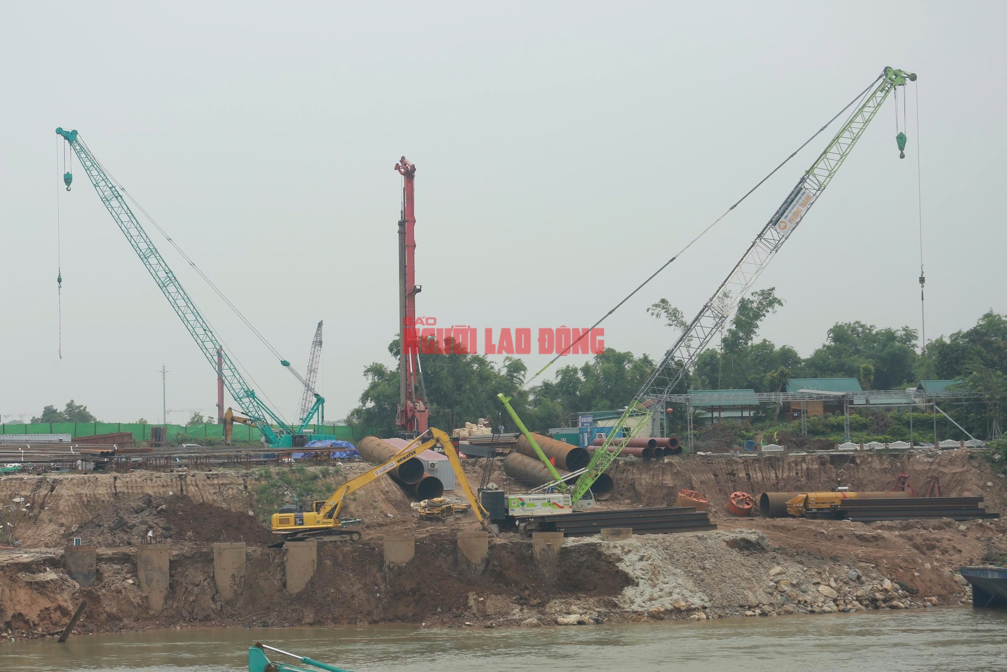 Cận cảnh giải phóng mặt bằng cầu Trần Hưng Đạo và các dự án cầu sông Hồng - Ảnh 15.