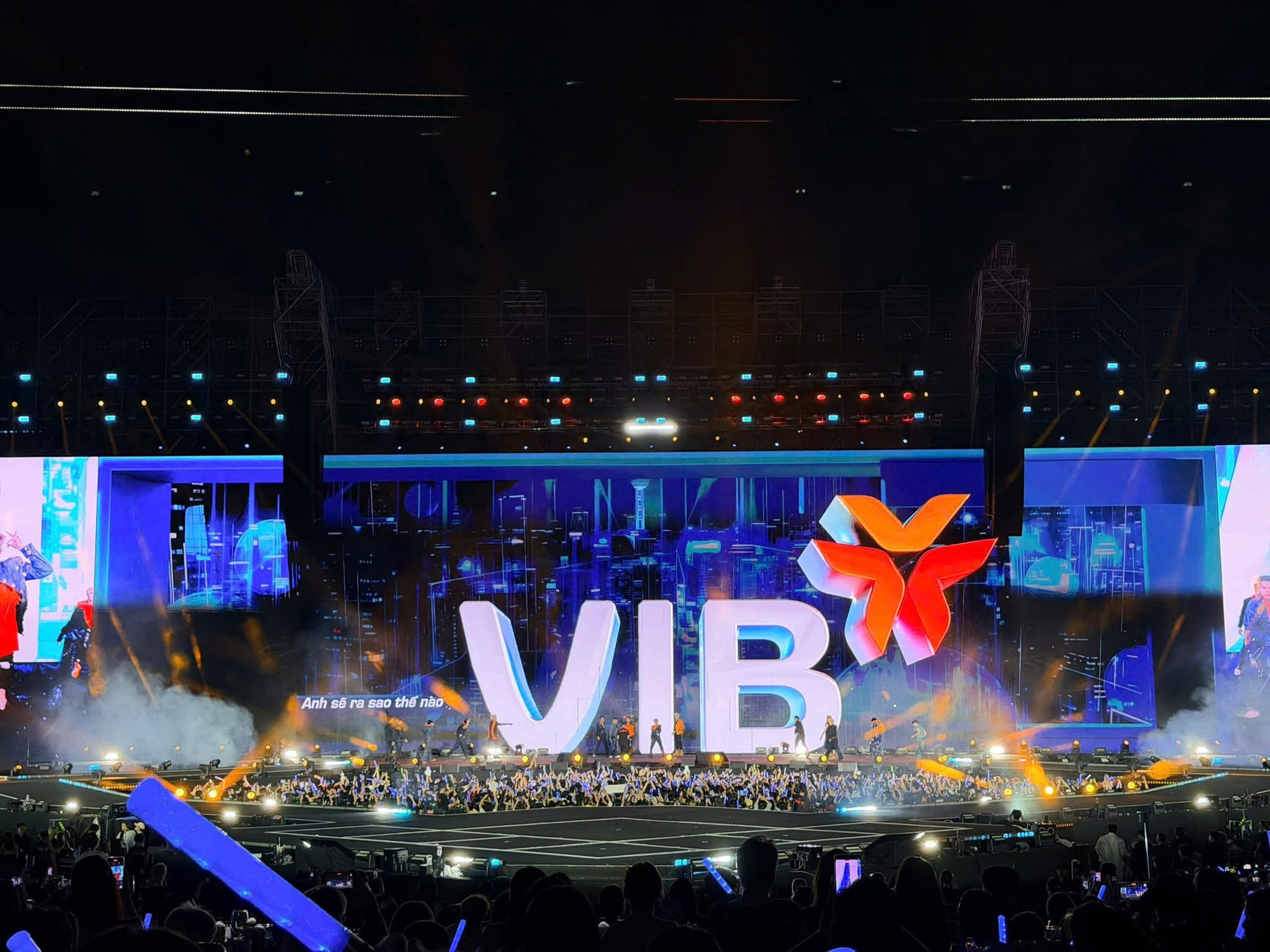 VIB là ngân hàng duy nhất tại châu Á hợp tác cùng Visa, đưa chủ thẻ Việt Nam đến BTS WORLD TOUR 'ARIRANG' TẠI LOS ANGELES - Ảnh 3.