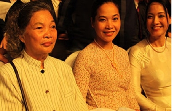 Nữ NSƯT 88 tuổi bảo con gái là NSND: "Con ơi, khó sống quá. Mẹ sợ quá!"- Ảnh 2.