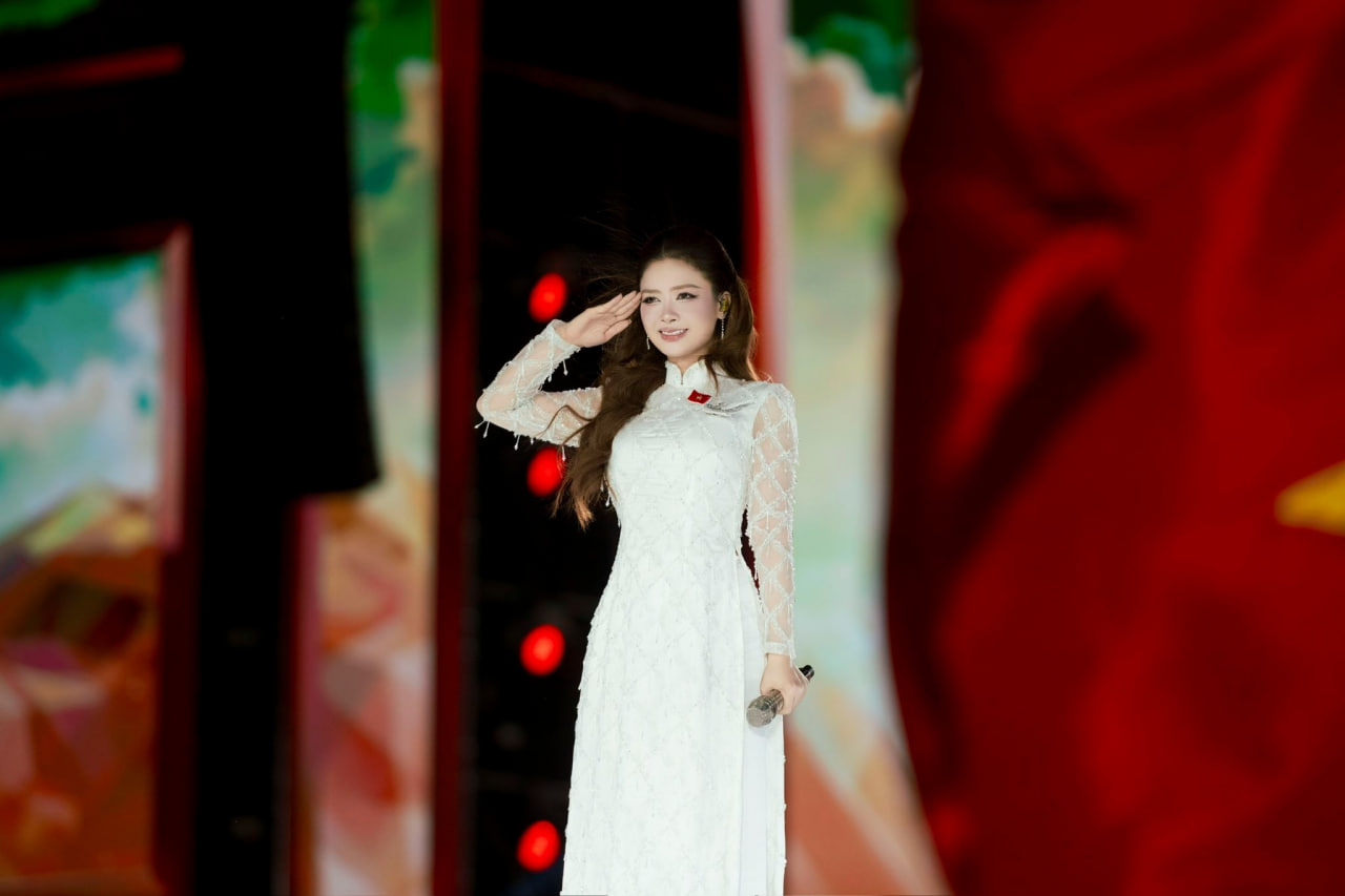 Việt Nam có mỹ nhân 2 lần đỗ Thủ khoa, làm giảng viên thanh nhạc mà vẫn đắt show bậc nhất- Ảnh 6.