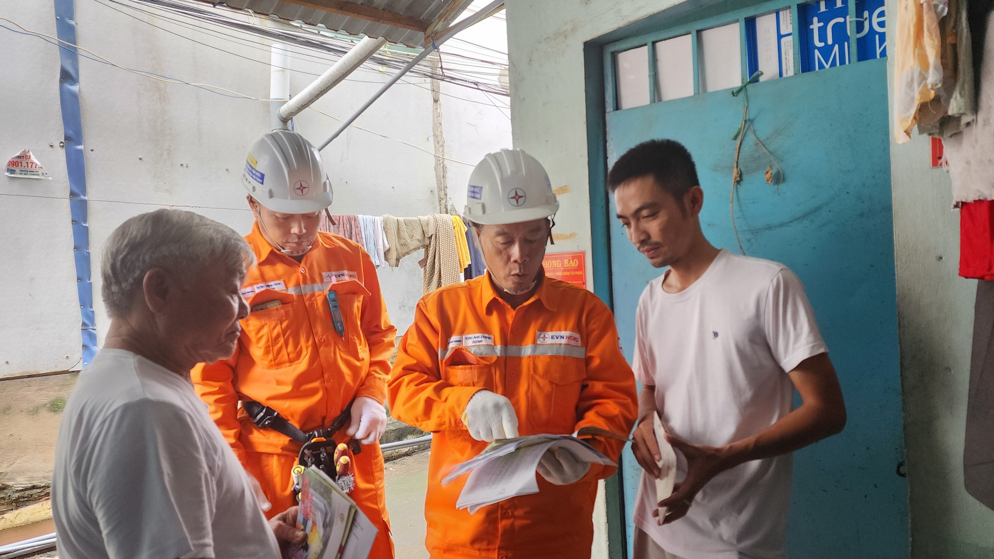 Cách liên hệ Điện lực TPHCM để được cấp điện nhà trọ đúng giá - Ảnh 1.