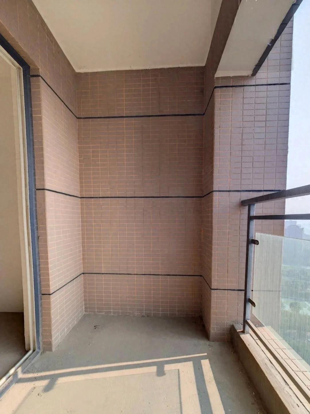 Cô gái trẻ chi 14 triệu đồng cải tạo ban công 6m² thành “khu vườn trên cao”: Nhìn xong chỉ muốn về nhà làm lại ngay - Ảnh 1.