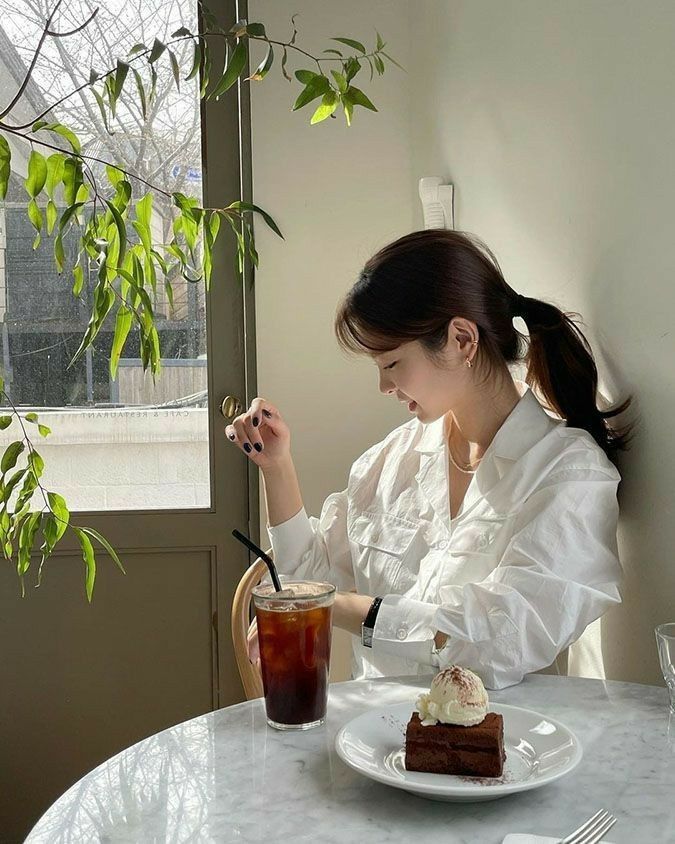 Tôi tiết kiệm được cả chục triệu sau khi thôi cố sống như trên TikTok- Ảnh 1.