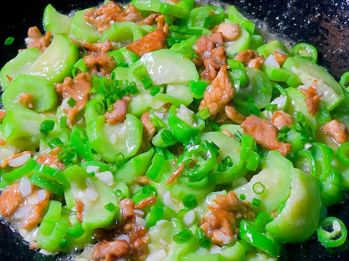 Món ăn này chỉ cần xào một cách đơn giản là hoàn thành và cả gia đình sẽ cùng ăn sạch đĩa- Ảnh 7.
