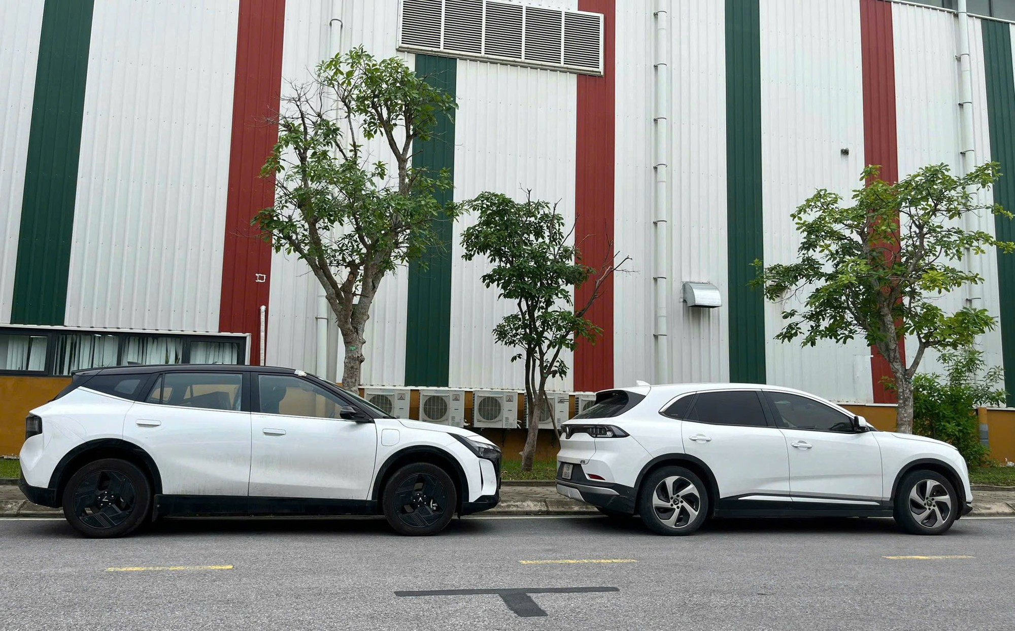 VinFast chốt ra mắt SUV mới tháng này: Dễ là VF 8 đời mới với thay đổi lớn từ ngoài vào trong- Ảnh 2.