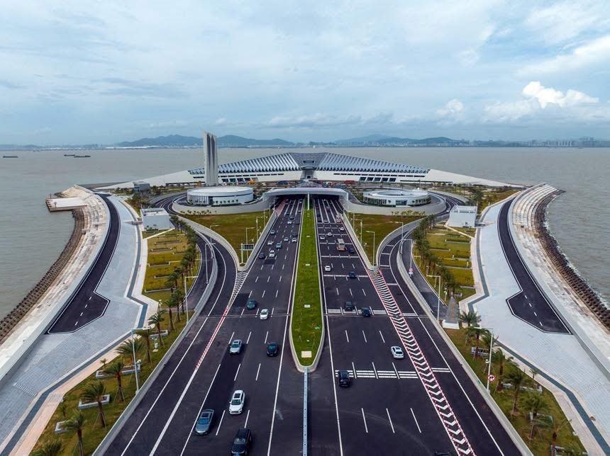 Chưa từng có trong lịch sử: Hà Nội tính xây công trình ngầm kết hợp cả metro và đường bộ dưới lòng đất, tương tự hàng loạt công trình của Trung Quốc- Ảnh 2.