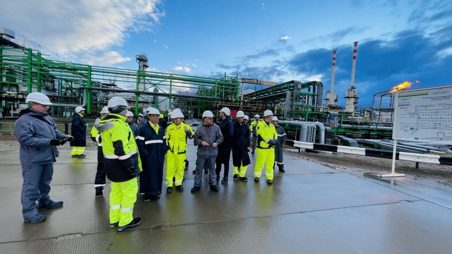 “Mỏ vàng” của Petrovietnam tại nơi băng giá âm 50 độ C, 28 người Việt mang về hàng trăm triệu USD mỗi năm- Ảnh 1.