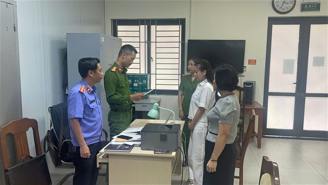 Ra lệnh bắt tạm giam chủ nhà xe Trịnh Thị Vân Anh và kế toán trưởng Nguyễn Thị Thanh Ngần- Ảnh 1.