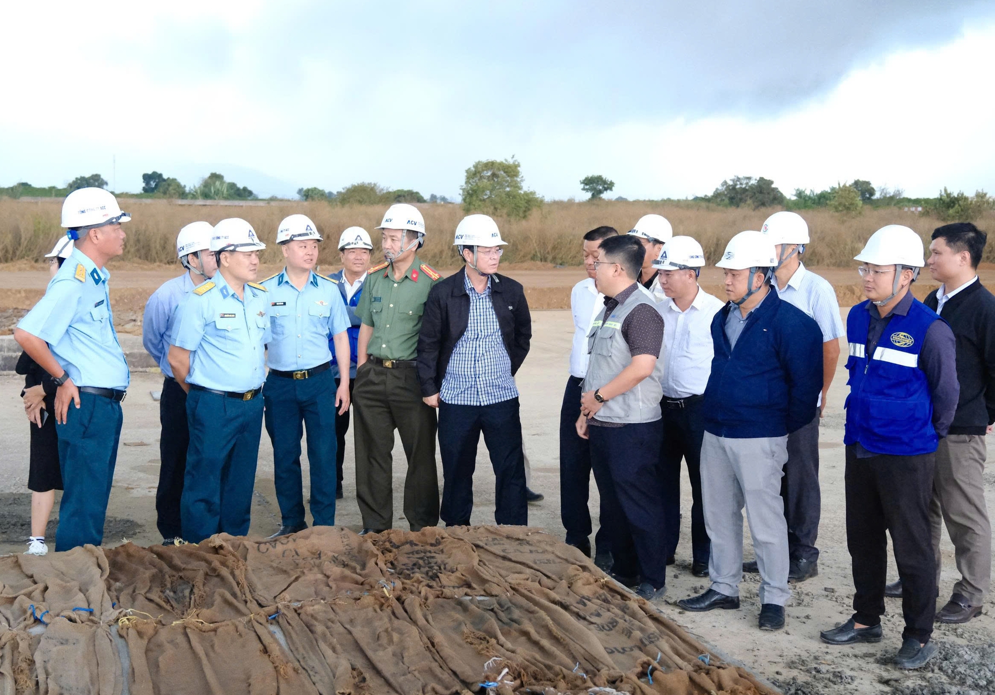 Dự án nâng cấp sân bay Liên Khương có nguy cơ chậm tiến độ- Ảnh 1.