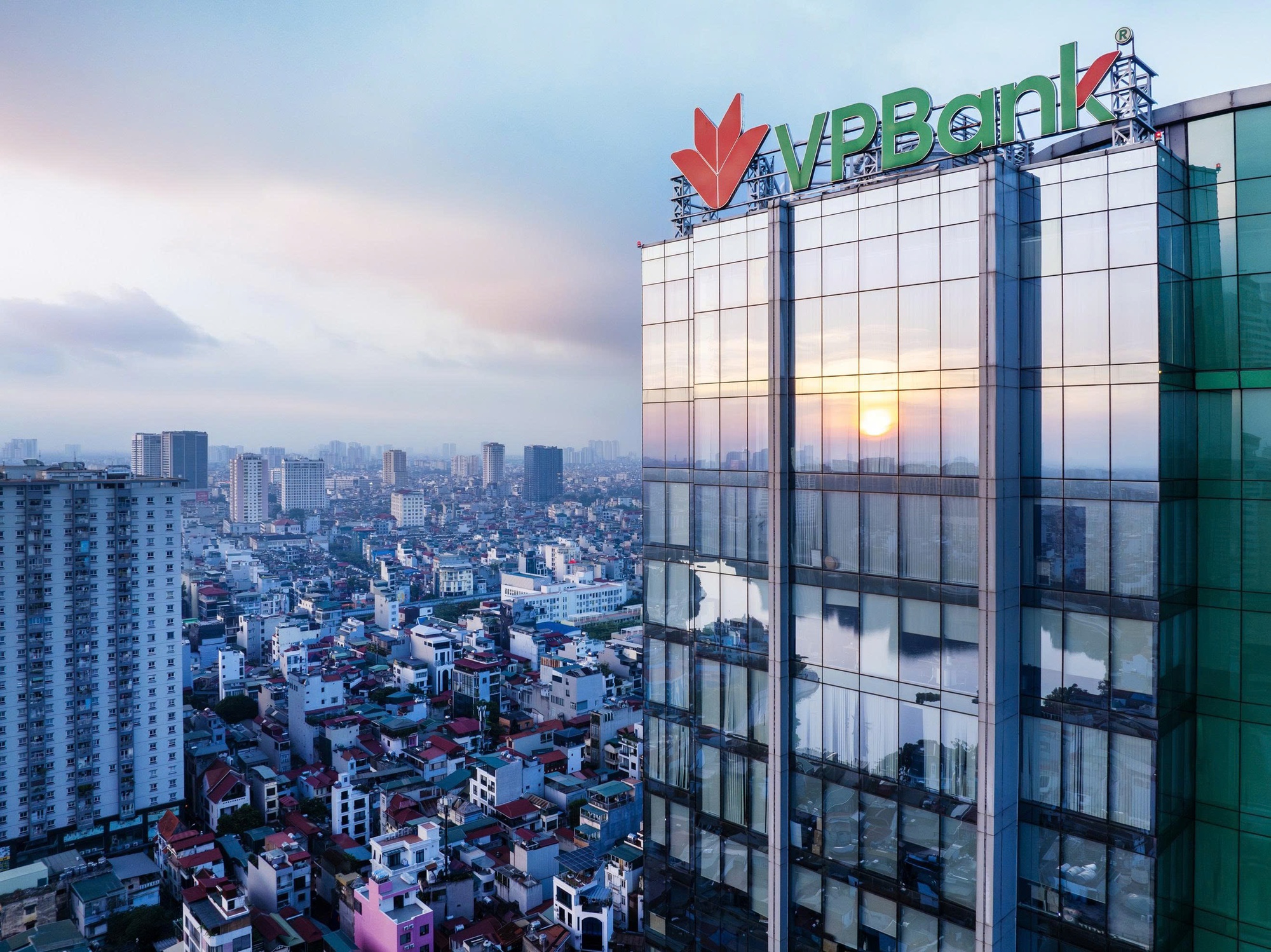 Lãnh đạo VPBank mua thành công 30 triệu cổ phiếu VPB đã đăng ký - Ảnh 1.