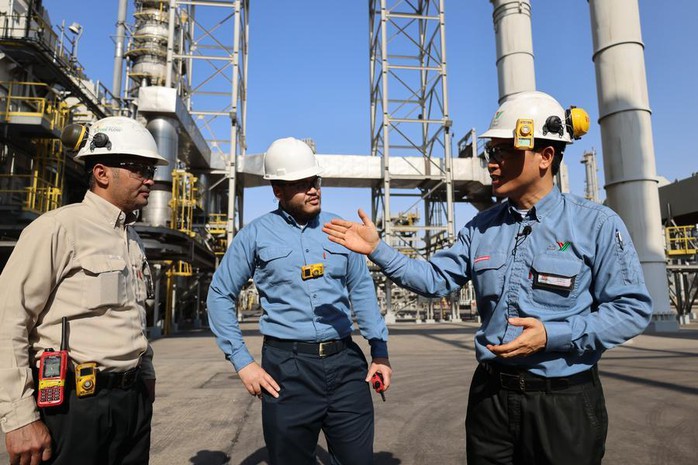 Nỗ lực giảm phụ thuộc eo biển Hormuz- Ảnh 1.