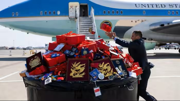 Phái đoàn ông Trump "bỏ hết quà tặng” của Trung Quốc khi rời đi là phí phạm hay khôn ngoan? – Chuyện không đơn giản thế- Ảnh 2.