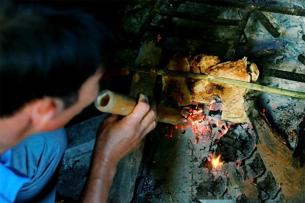 Món cá tốn cơm là đặc sản nổi tiếng của vùng quê đất Tổ, ăn một lần mê tới già - Ảnh 7.