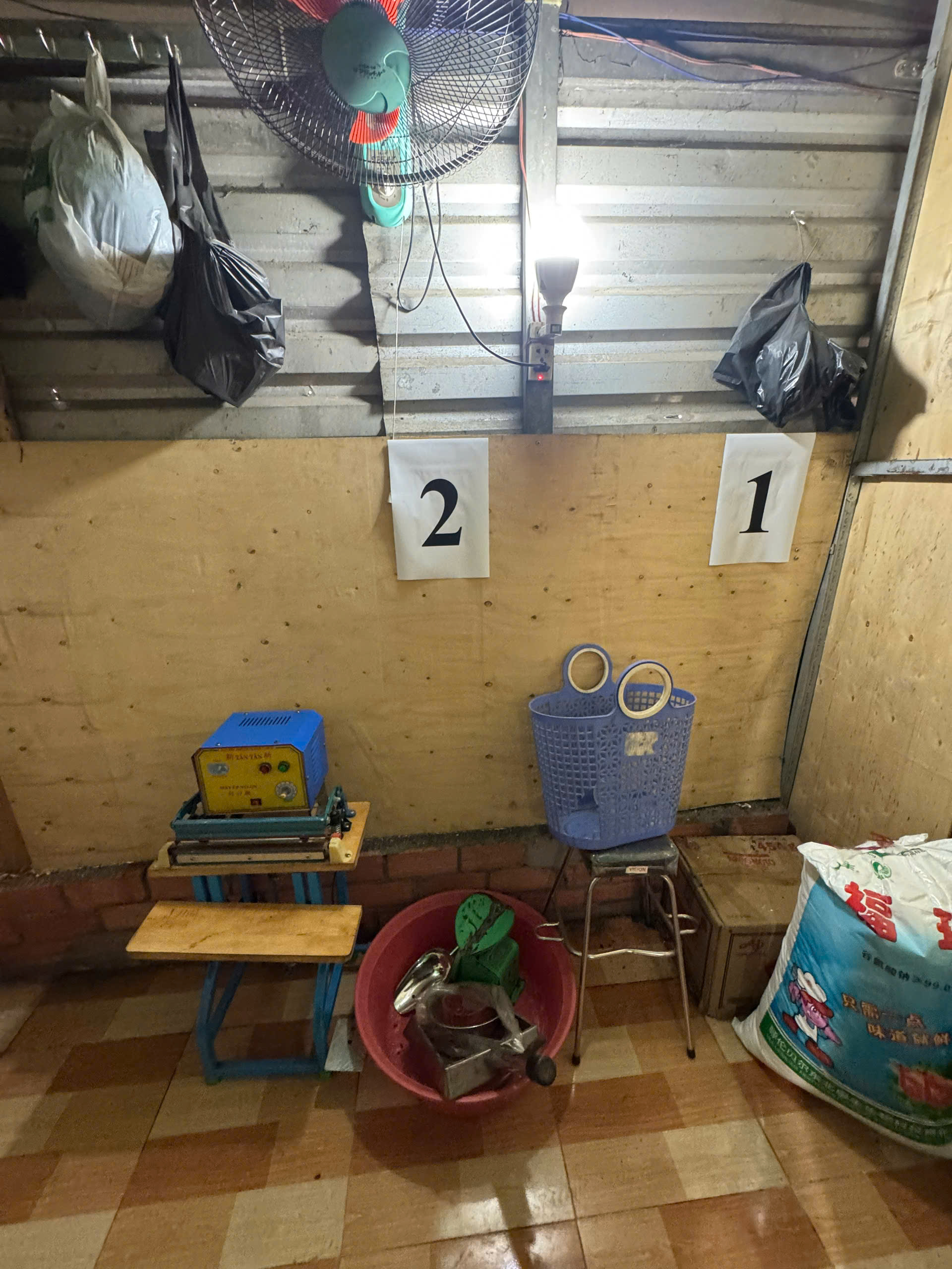 Bà trùm bột ngọt giả ở TPHCM điều hành đàn em hoạt động ra sao? - Ảnh 3.