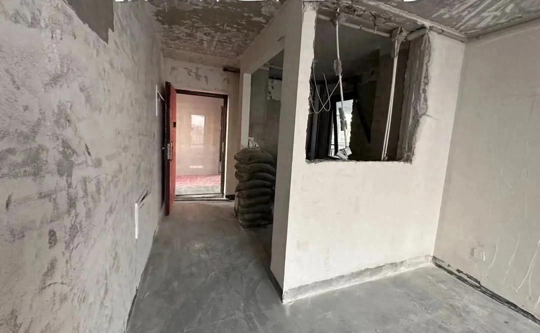 Bất chấp cả nhà phản đối, vợ chồng trẻ vẫn “đục tường” nhà bếp: Sau khi hoàn thiện, ai đến chơi cũng xin chụp lại thiết kế- Ảnh 1.