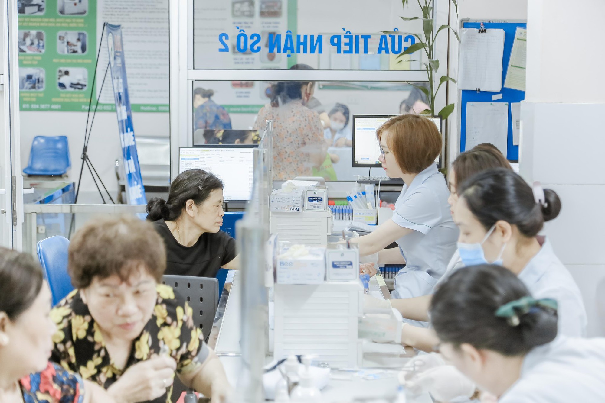 4 thời điểm được đổi nơi đăng ký khám chữa bệnh BHYT trong năm - Ảnh 1.