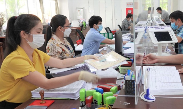Chế độ tiền thưởng với công chức, viên chức từ ngỳ 1-7 - Ảnh 1.