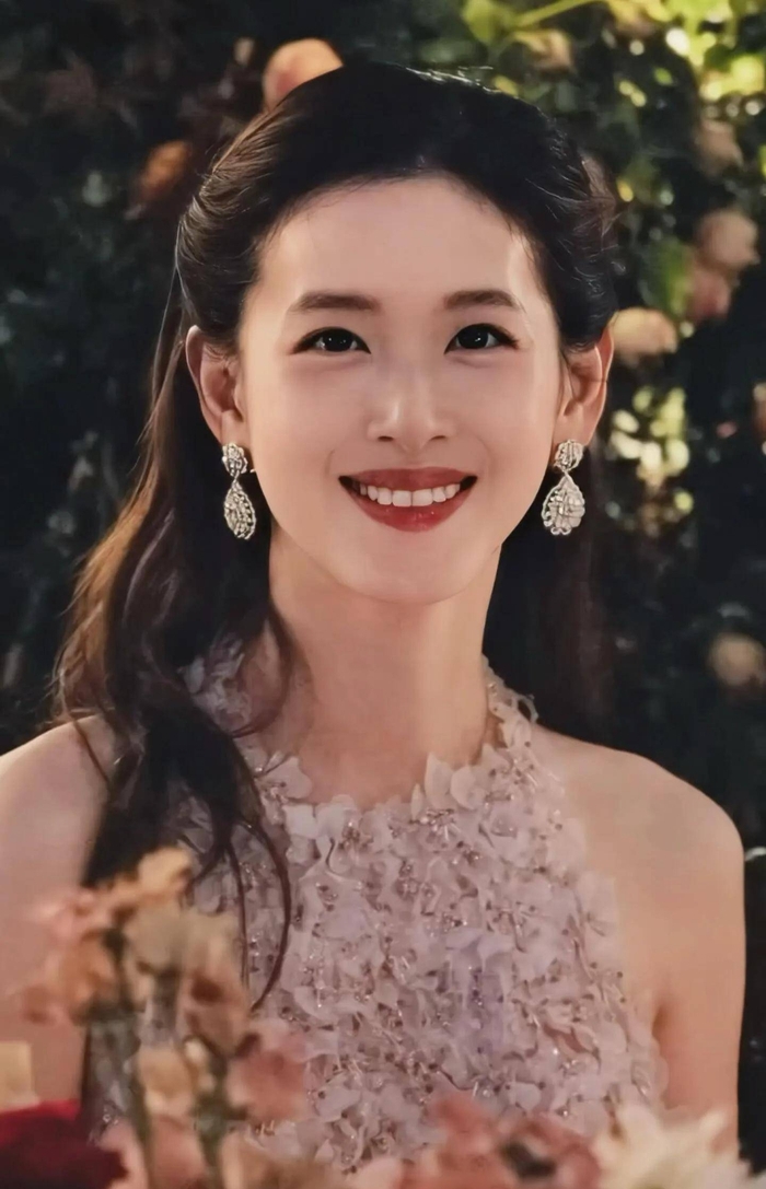 Chương Trạch Thiên xuất hiện tại tiệc tối kín chỉ dành cho giới siêu giàu và tinh hoa Cannes: Visual tuổi 32 áp đảo- Ảnh 3.