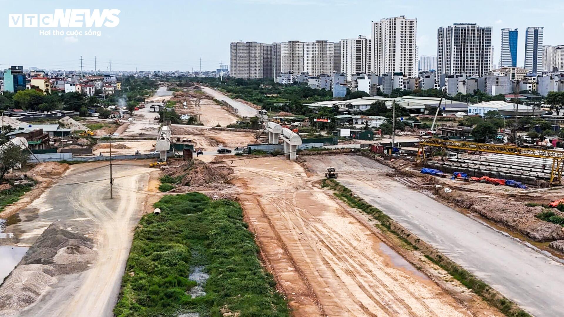 Loạt trụ cầu vượt dần thành hình tại nút giao Vành đai 4 - Quốc lộ 6- Ảnh 12.