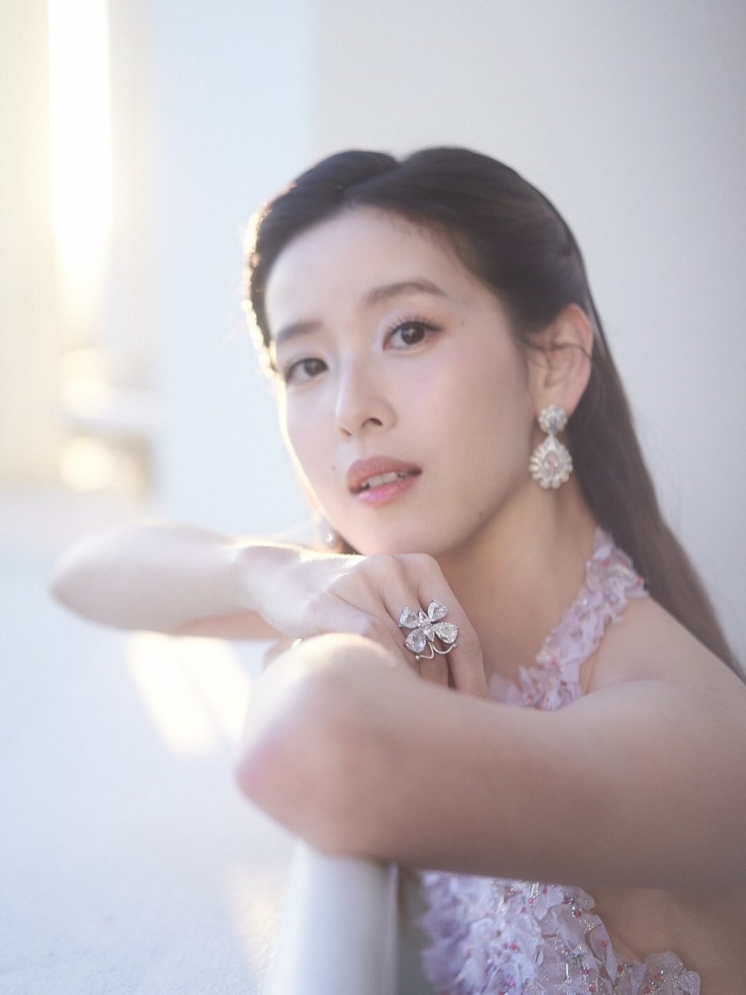 Chương Trạch Thiên xuất hiện tại tiệc tối kín chỉ dành cho giới siêu giàu và tinh hoa Cannes: Visual tuổi 32 áp đảo- Ảnh 5.