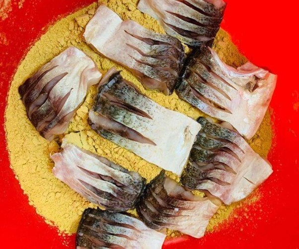 Món cá tốn cơm là đặc sản nổi tiếng của vùng quê đất Tổ, ăn một lần mê tới già - Ảnh 4.