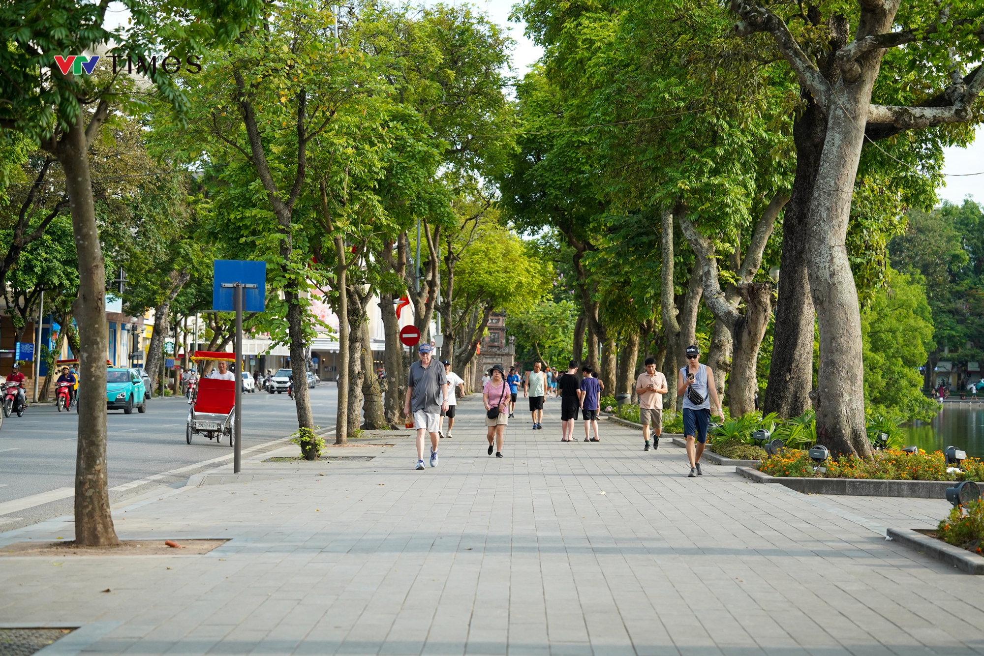Hà Nội dọn dẹp vỉa hè: Trả lại không gian đi bộ, hộ kinh doanh mong muốn thuê lại- Ảnh 2.