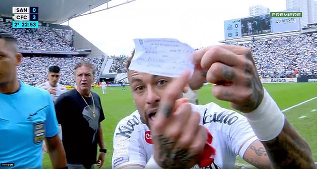 Clip Neymar nổi cơn thịnh nộ vì sai lầm khó tin của trọng tài  - Ảnh 2.