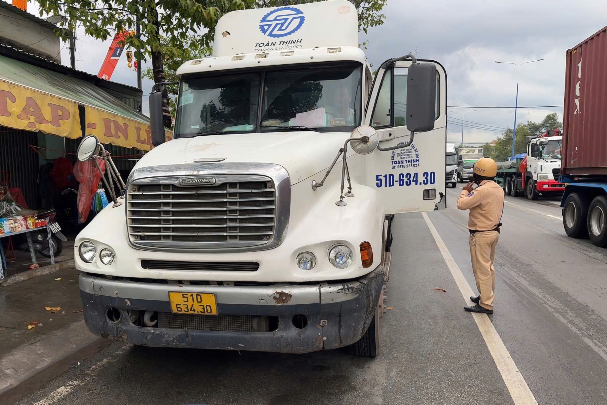 CSGT đang xử lý nghiêm lỗi này ở 5 phường của TPHCM - Ảnh 3.