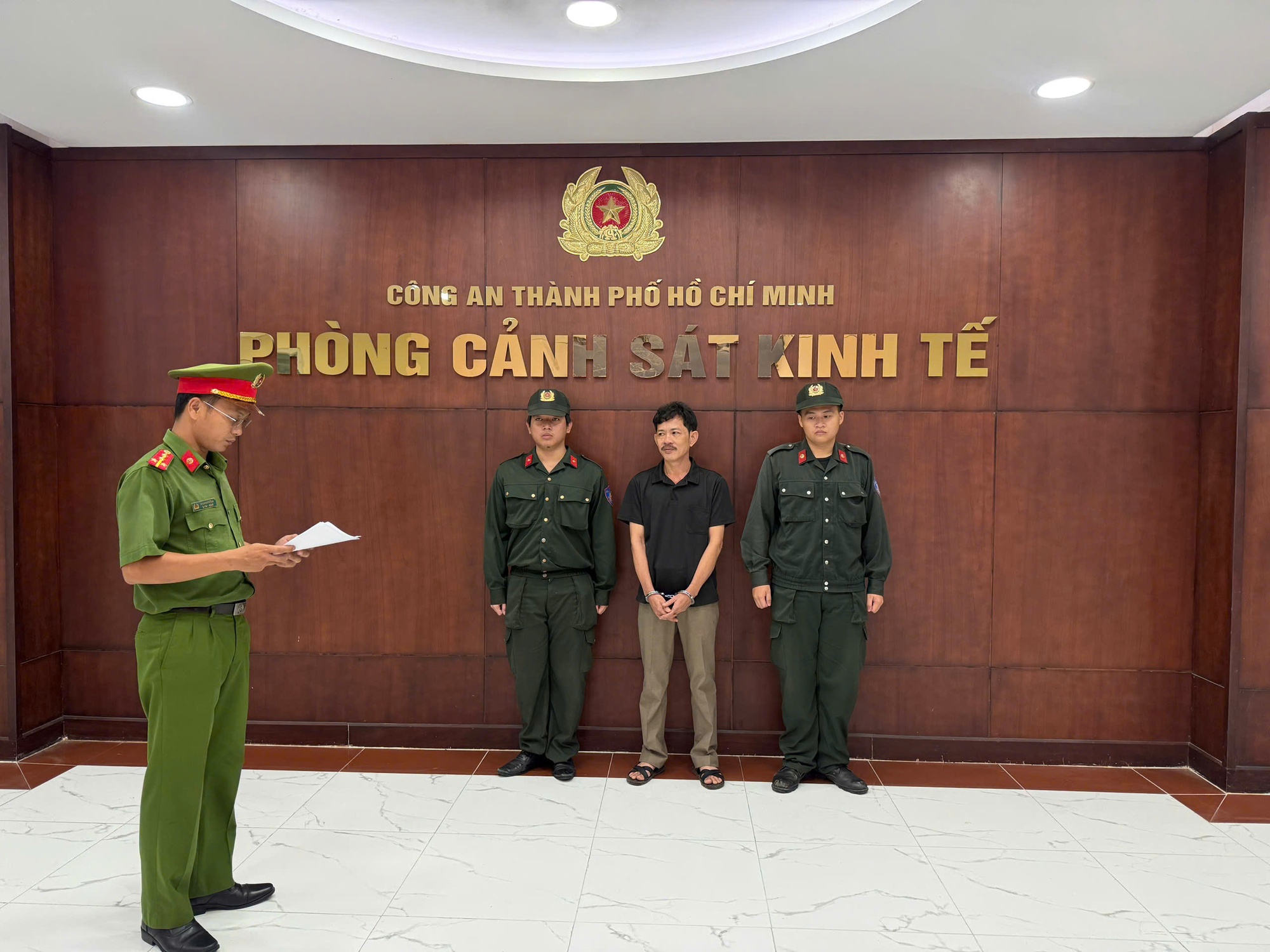- Ảnh 1. - Ảnh 1.