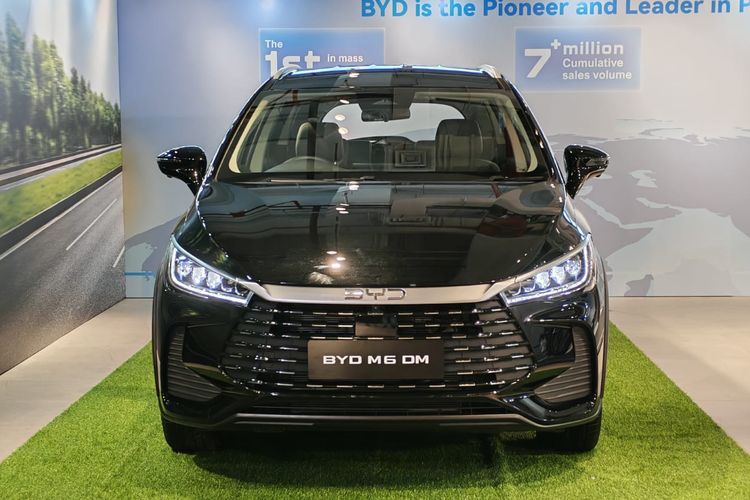 BYD M6 có bản PHEV ở gần Việt Nam: Tiết kiệm xăng hơn Wave, đầy bình đủ chạy Hà Nội - TP.HCM - Ảnh 5.
