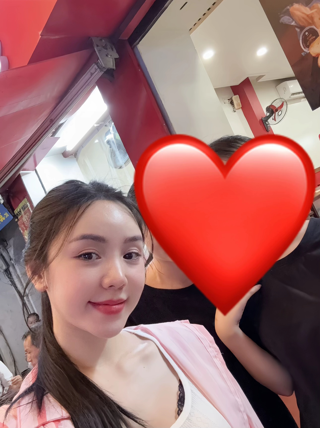 Cam thường check nhan sắc hội bạn thân Quỳnh Kool và mỹ nhân Vbiz đi ăn nem nướng - Ảnh 2.