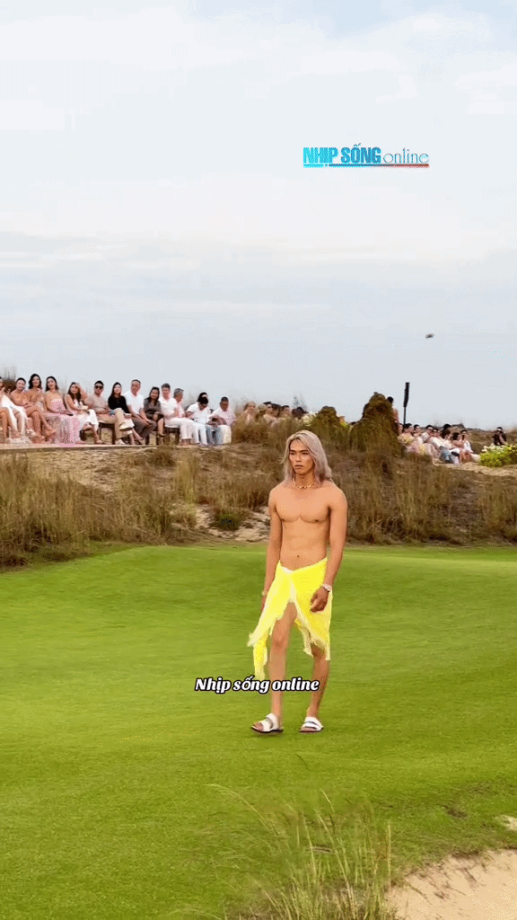 “Anh nông dân đẹp trai nhất Việt Nam” đi catwalk gây tranh cãi: "Ai chọc gì ảnh vậy nhỉ?" - Ảnh 2.