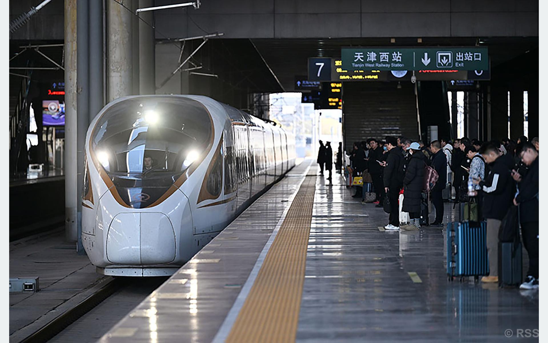 Tàu cao tốc đi 120km hết 30 phút có giá vé tháng gần 9 triệu đồng: Khách được dùng 60 lượt/30 ngày - Ảnh 2.