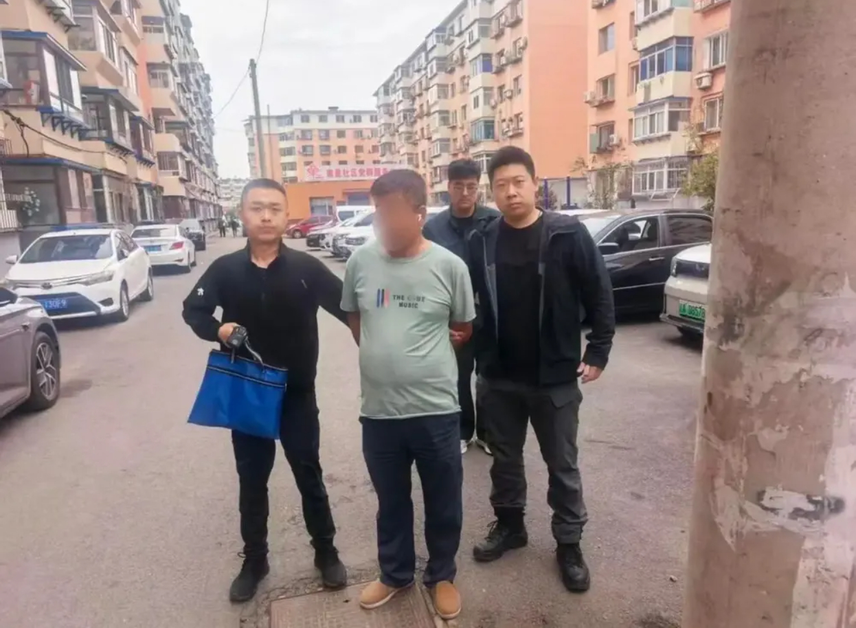 Cảnh sát chặn đứng cuốc xe shipper giao hàng lúc nửa đêm, phát hiện bí mật đáng ngờ trong lõi nồi cơm điện- Ảnh 3.