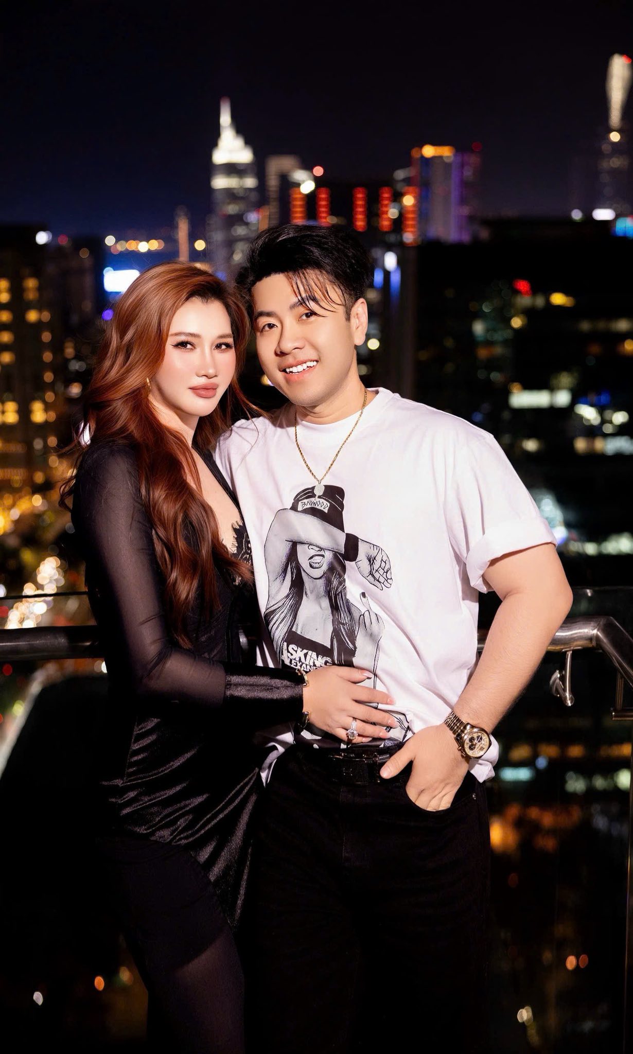 Lễ ăn hỏi Akira Phan và vợ CEO hôm nay: Sính lễ kim cương khủng, 3 con riêng của cô dâu đến chúc phúc- Ảnh 7.