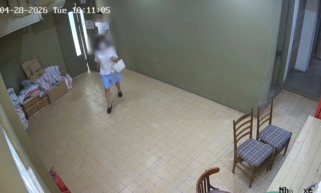 Chủ quán cafe nổi tiếng Hà Nội tố ekip thời trang lẻn vào nhà chụp ảnh: "Đang làm việc với công an"- Ảnh 2.