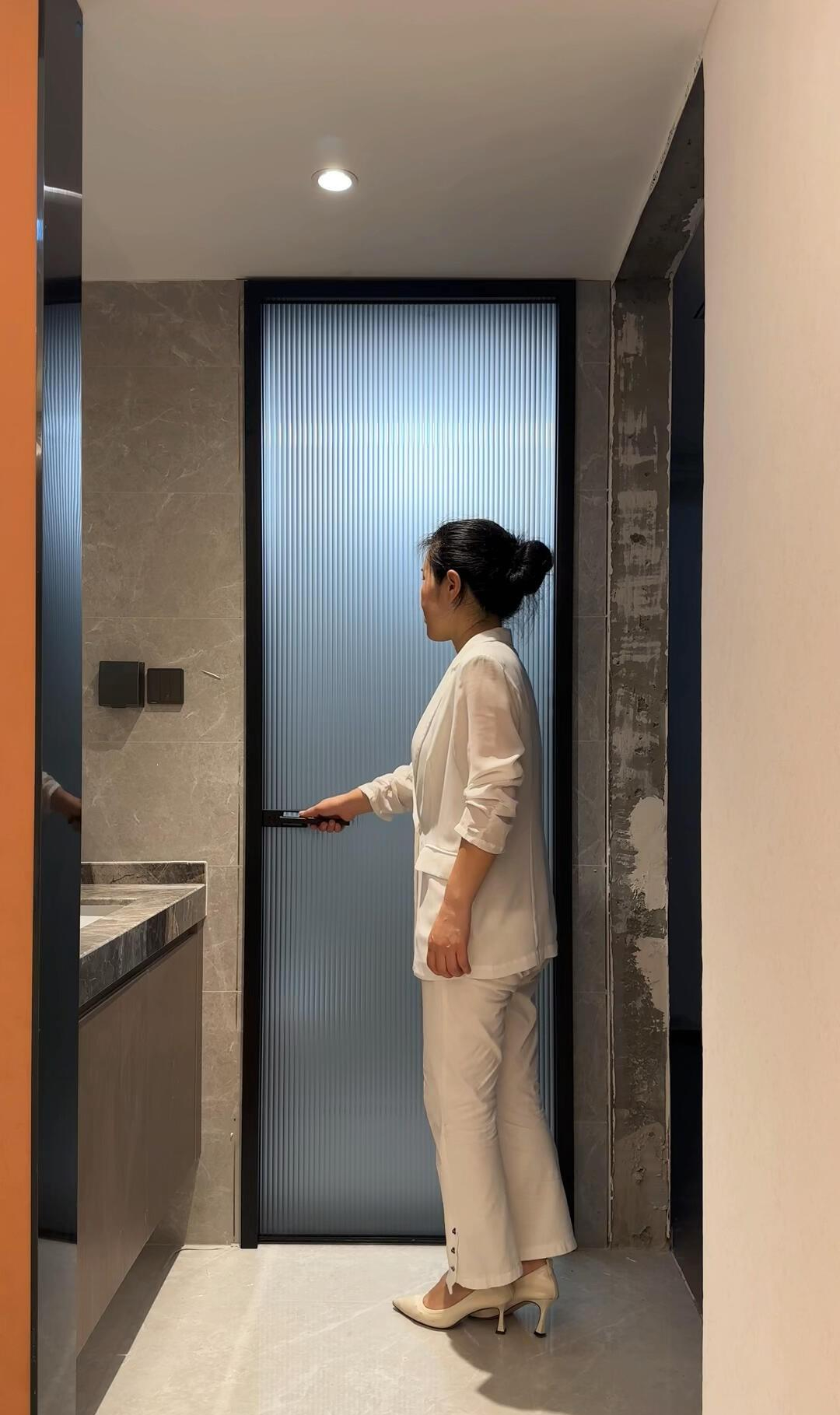 Nên để cửa phòng tắm mở hay đóng khi không sử dụng? Đây không phải là mê tín dị đoan nhưng hãy nhớ nhắc nhở gia đình- Ảnh 2.