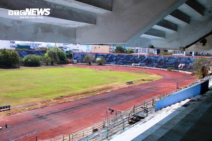 Cận cảnh sân vận động Chi Lăng trước khi phá dỡ sau 12 năm vướng vào đại án- Ảnh 3.