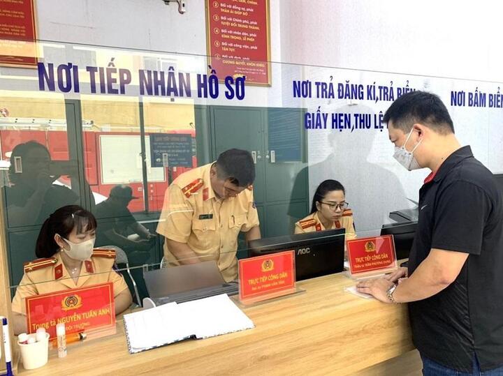 Mua xe máy cũ theo giấy viết tay có bị phạt?- Ảnh 1.